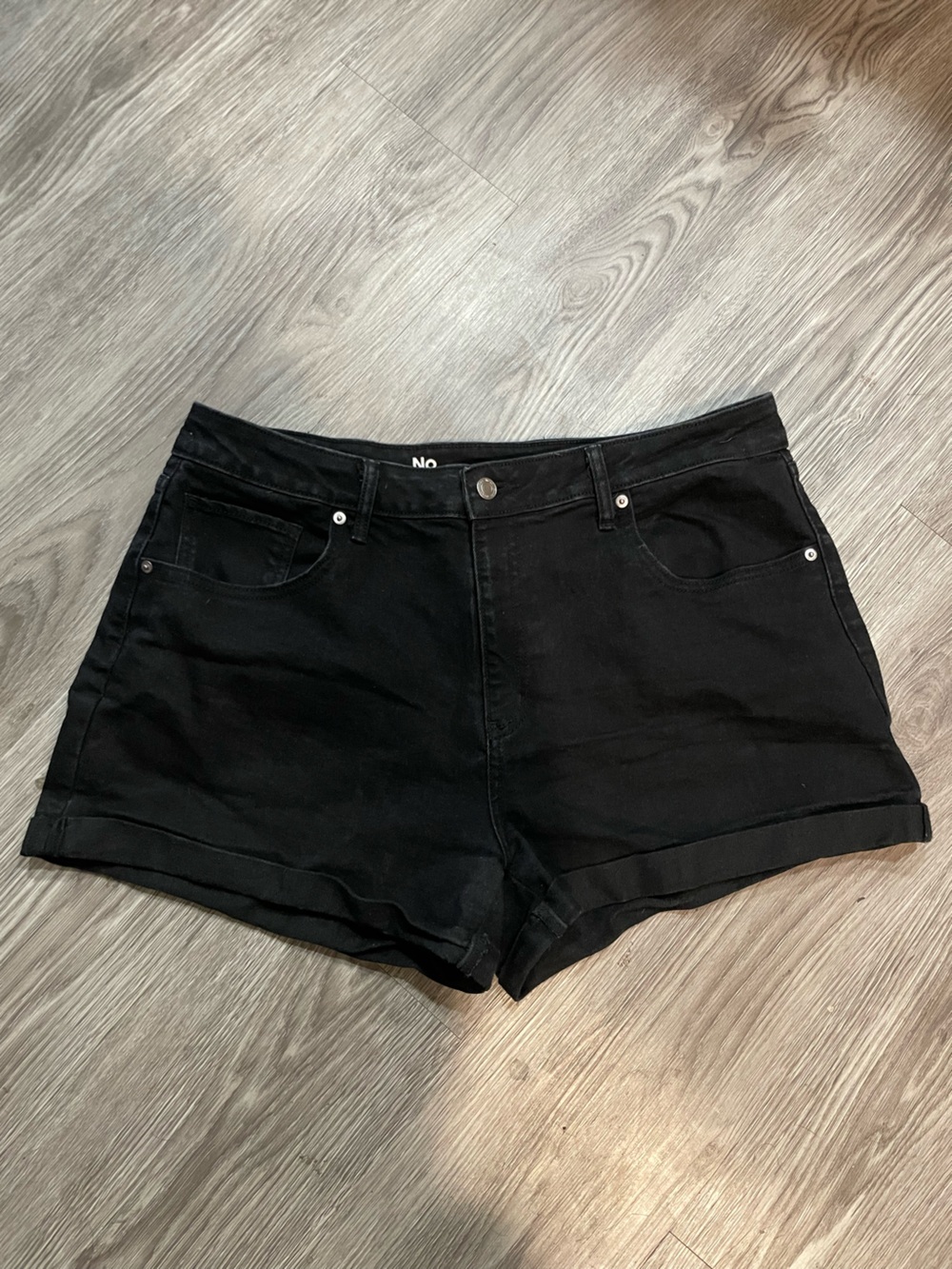 No Boundaries Black Rolled-Hem Denim Shorts